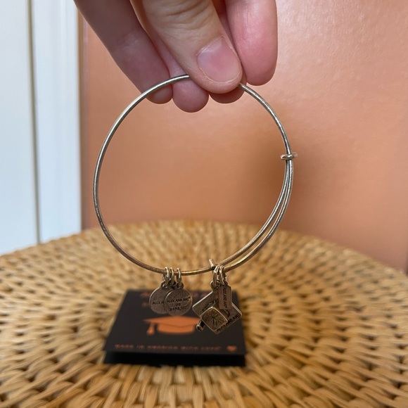 Alex & Ani Graduation Cap 2016 Expandable Silver Bangle - Picture 4 of 6